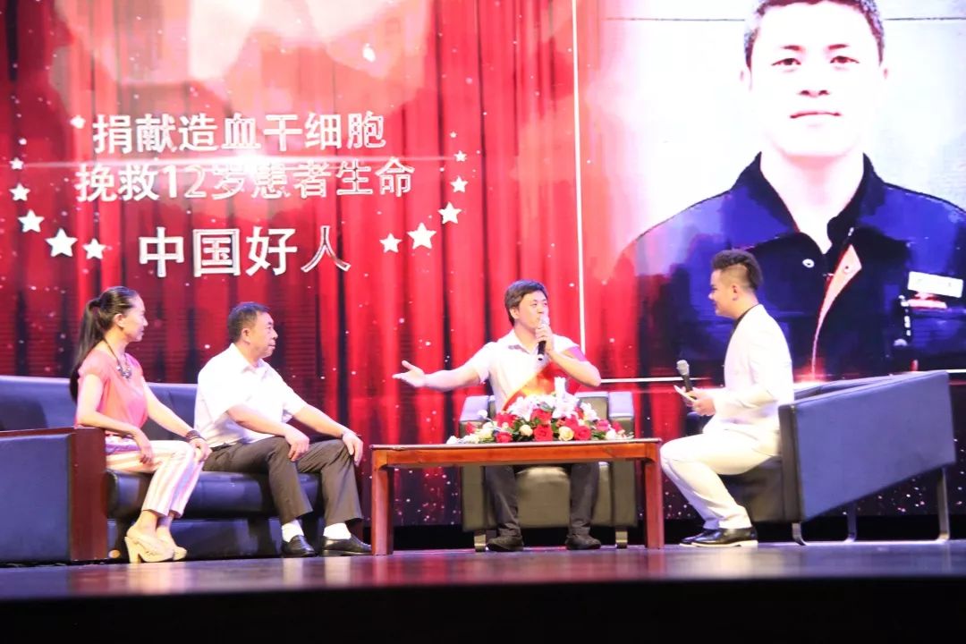 【最美(měi)兵(bīng)裝人(rén)<22>】大(dà)愛(ài)仁心：青山(shān)工(gōng)業(yè)鄒瑜的(de)生(shēng)命助跑