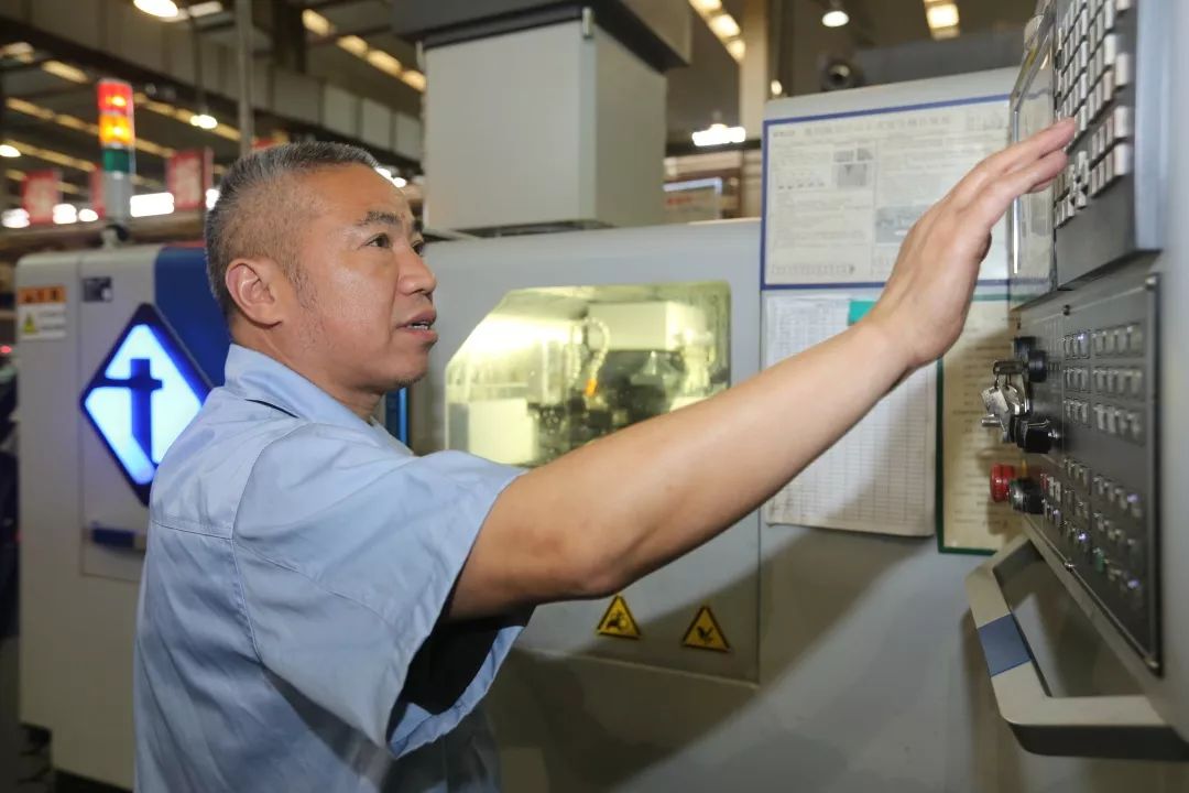 【打赢百日(rì)攻堅戰<14>】又(yòu)整合又(yòu)發展，看(kàn)建設工(gōng)業(yè)怎麽幹！