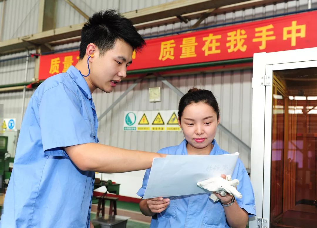 【打赢百日(rì)攻堅戰<17>】長(cháng)江電(diàn)工(gōng)：念好(hǎo)四字“真經”   确保精準中的(de)