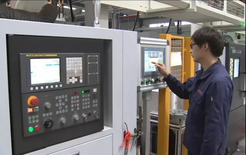 被央視(shì)“發現(xiàn)”了(le)！紅(hóng)宇精工(gōng)登上(shàng)央視(shì)發現(xiàn)之旅頻(pín)道(dào)《紀錄東(dōng)方》欄目