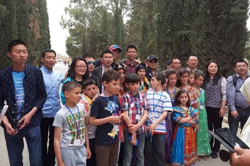 【建功“一(yī)帶一(yī)路(lù)”】長(cháng)江電(diàn)工(gōng)：一(yī)家(jiā)兩代人(rén)  “一(yī)帶一(yī)路(lù)”情