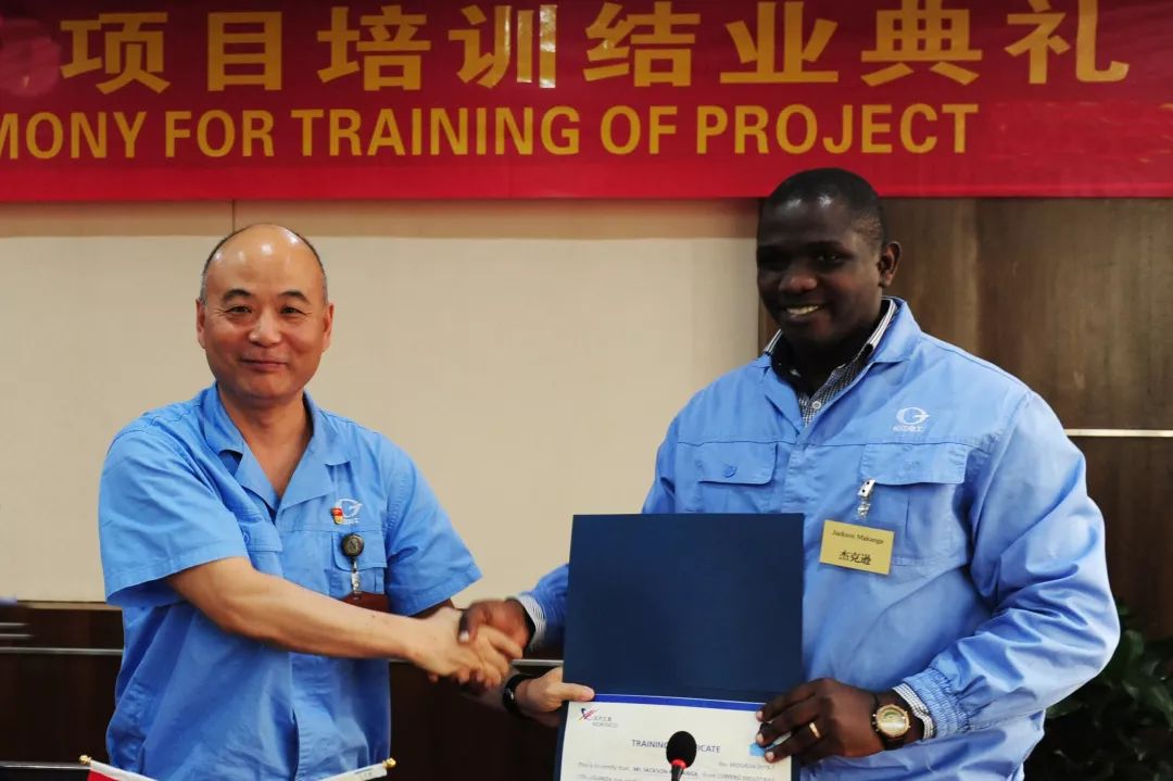 【建功“一(yī)帶一(yī)路(lù)”】長(cháng)江電(diàn)工(gōng)：一(yī)家(jiā)兩代人(rén)  “一(yī)帶一(yī)路(lù)”情