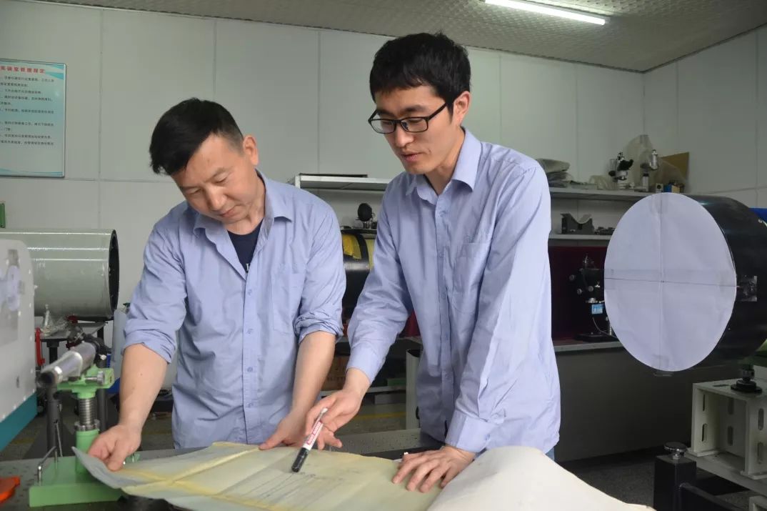 【兵(bīng)裝青年(nián)标兵(bīng)①】華中光(guāng)電(diàn)楊龍：一(yī)個(gè)“精密”的(de)90後