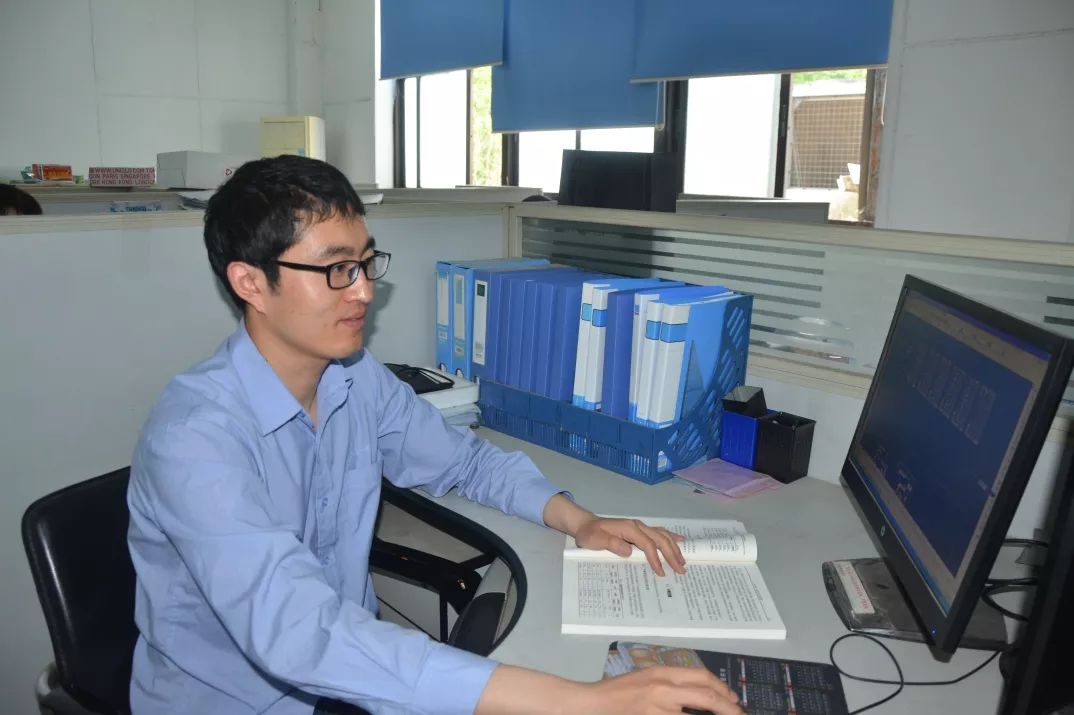 【兵(bīng)裝青年(nián)标兵(bīng)①】華中光(guāng)電(diàn)楊龍：一(yī)個(gè)“精密”的(de)90後