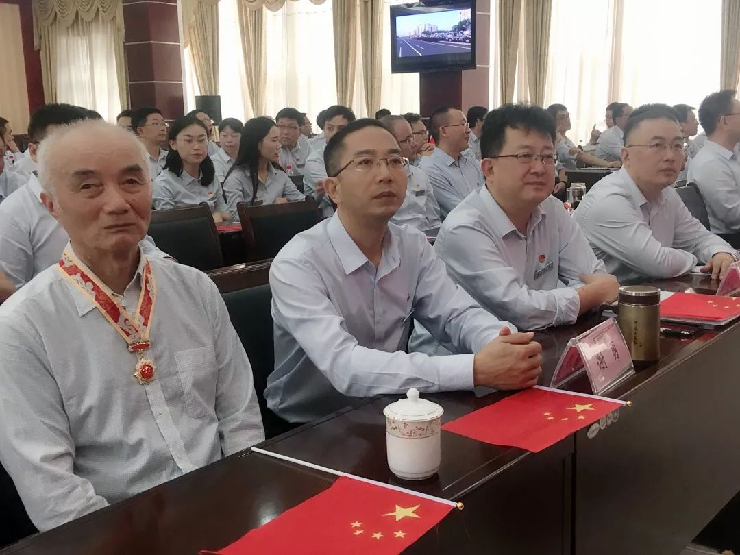 可(kě)敬！國(guó)慶中的(de)兵(bīng)裝身(shēn)影(yǐng)