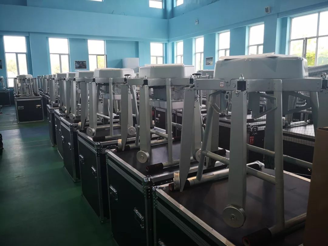 實力跨界,瞧瞧他(tā)們的(de)機(jī)器(qì)人(rén)家(jiā)族