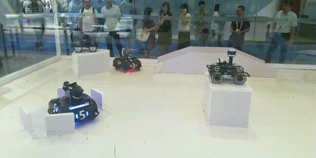 實力跨界,瞧瞧他(tā)們的(de)機(jī)器(qì)人(rén)家(jiā)族