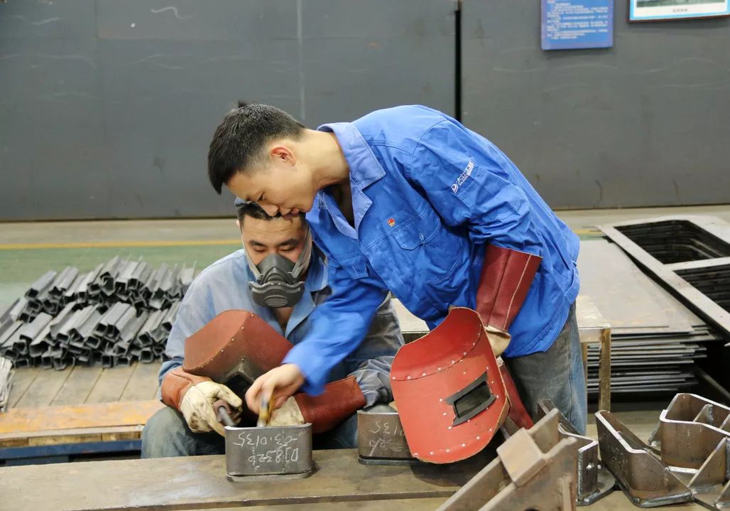 沖刺收官中的(de)“急先鋒”【堡壘行(xíng)動·黨員(yuán)風(fēng)采】