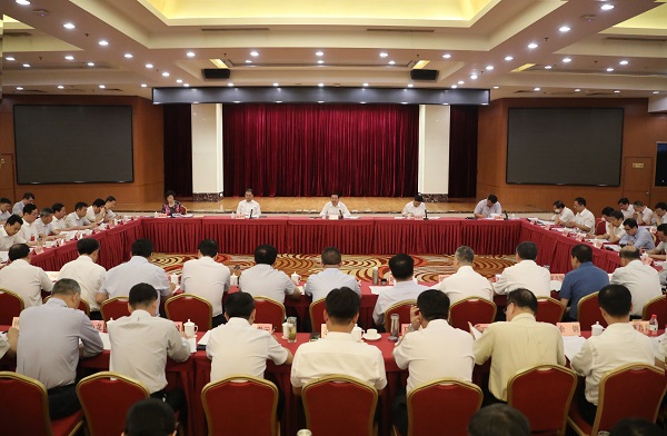 國(guó)務院國(guó)資委召開(kāi)地(dì)方國(guó)資委負責人(rén)座談會(huì) 加快(kuài)構建國(guó)資監管大(dà)格局 堅定不(bù)移搞好(hǎo)國(guó)有(yǒu)企業(yè)壯大(dà)國(guó)有(yǒu)經濟 